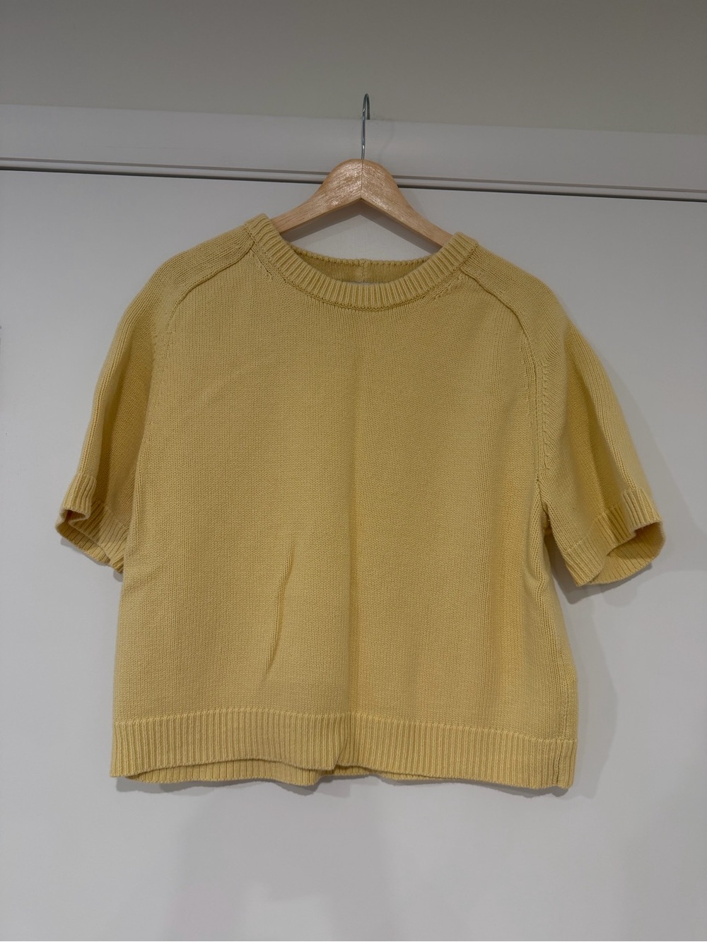 Abercrombie and Fitch • Yellow Knit Sweater - Picture 2 of 7
